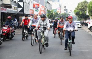 Peduli Kualitas Udara, Ketua DPRD DKI Jakarta Khoirudin Gowes ke Tempat Kerja